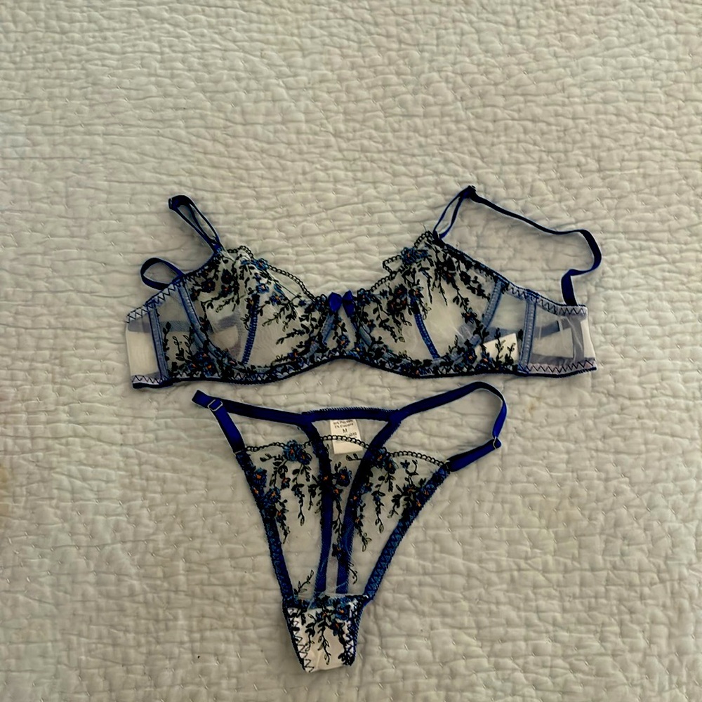 Bra and thong set